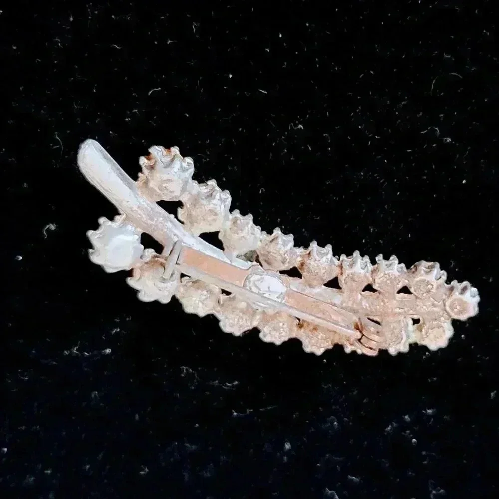 Vintage Estate Brooch Pin Leaf Shape 18 Rhinestones 1 7/8